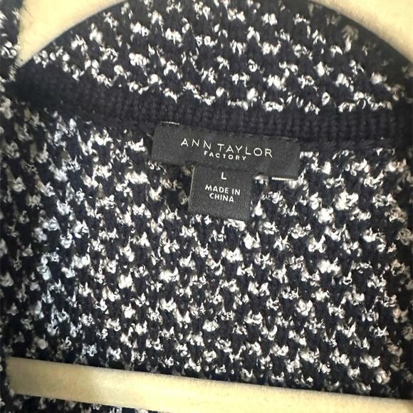 Ann Taylor Black and White Cardigan with Lapel Collar soft cotton blend Large - Picture 3 of 6